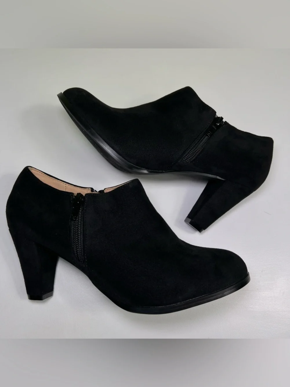 Journee Sanzi Comfort Insole Inside Zip Block Heel Booties size 8